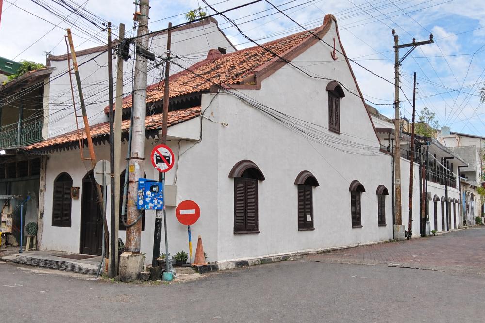 KETANDAN Genealogi Ruko Indonesia – Menelusuri Asal-usul Ruang Niaga Perkotaan