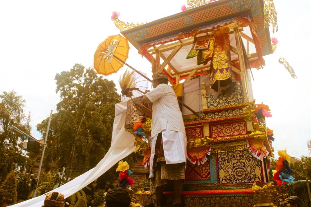 NGABEN antara Prosesi Spiritual Bali yang Menghubungkan Ritual, Estetika, dan Budaya