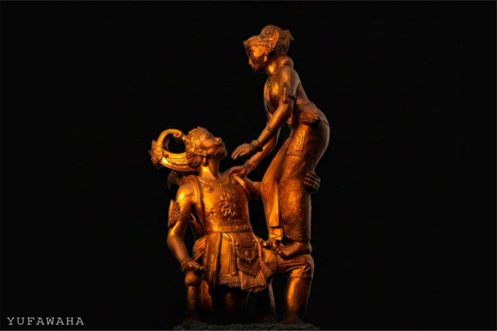 PATUNG PENARI WAYANG - SRIWEDARI, Penjaga Sunyi Ingatan Budaya dan Kisah Asmara Yang Tersembunyi